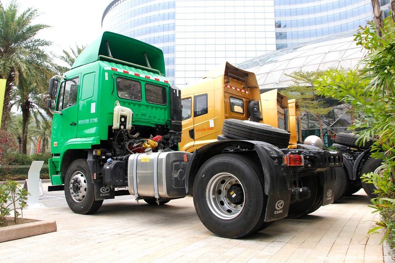 华菱之星310马力4x2牵引车