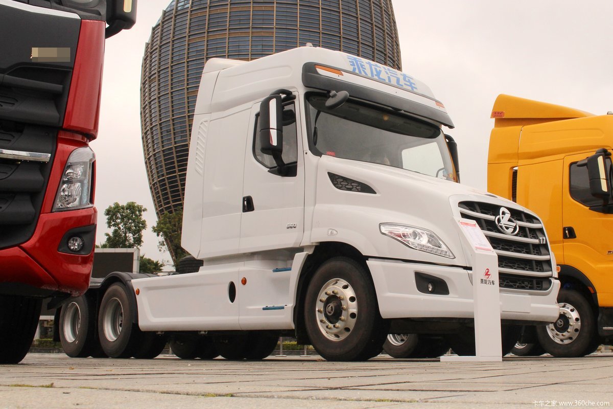 乘龙t7560马力6x4长轴距牵引车