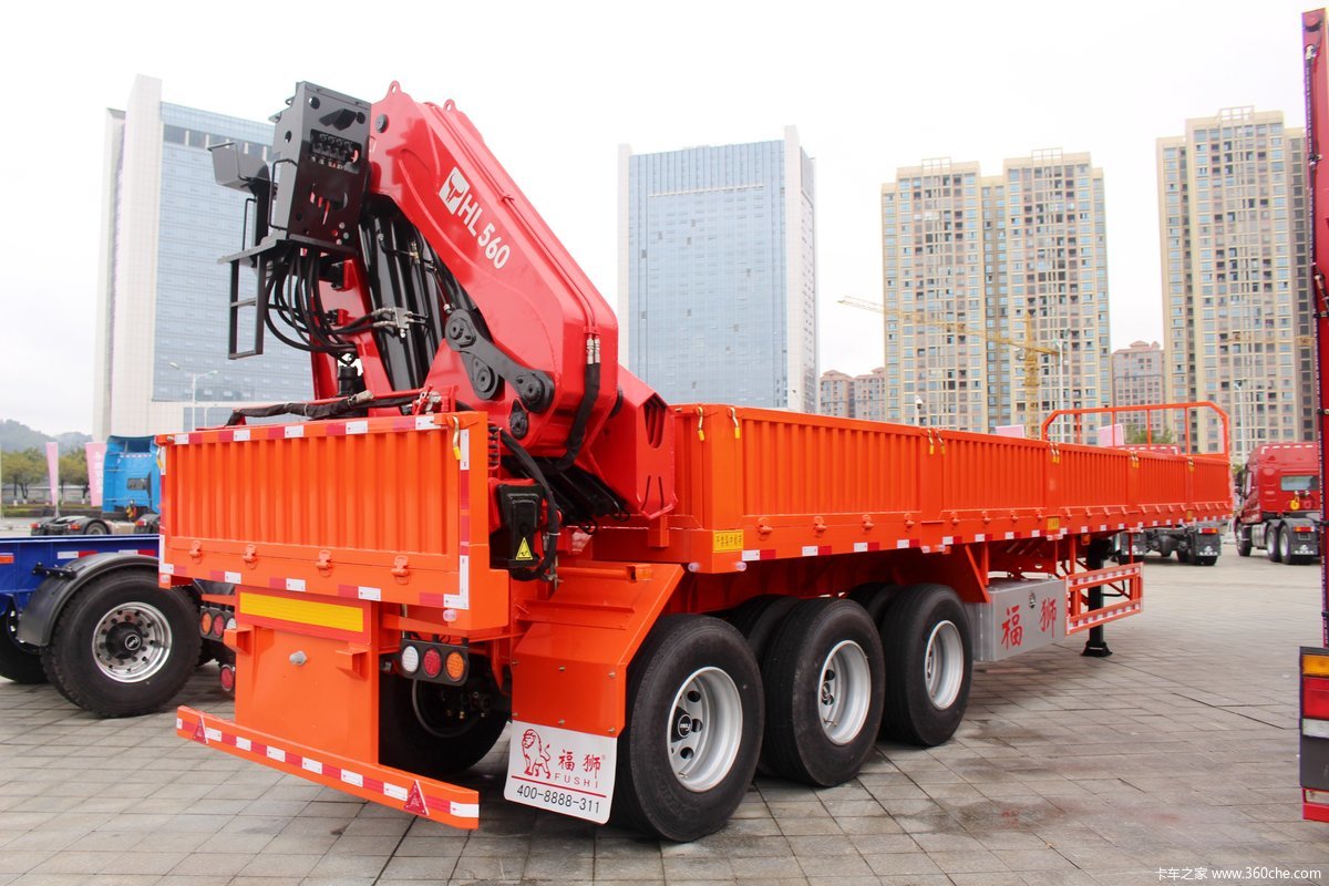 随车吊栏板挂车