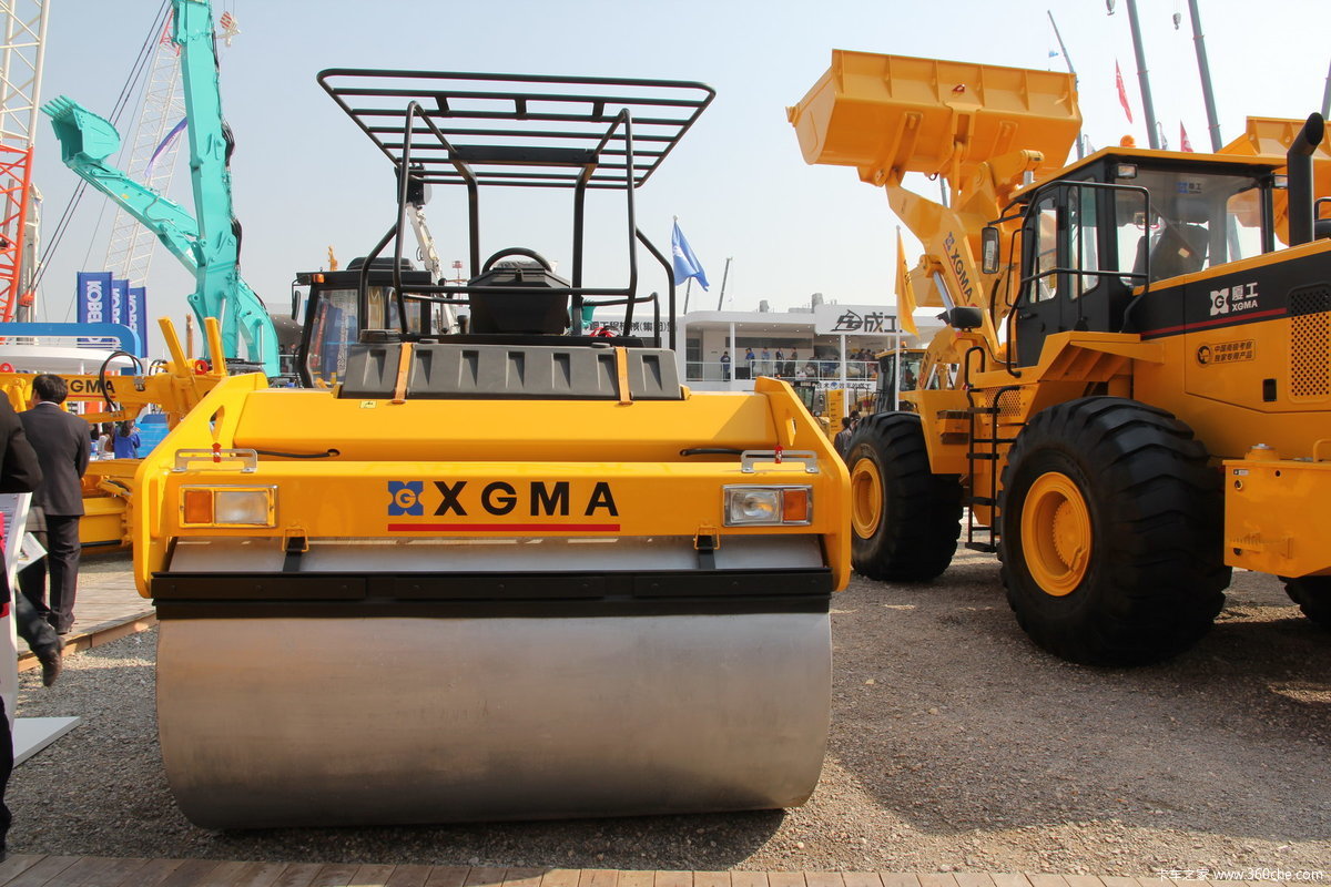 厦工xgma双钢轮振动压路机