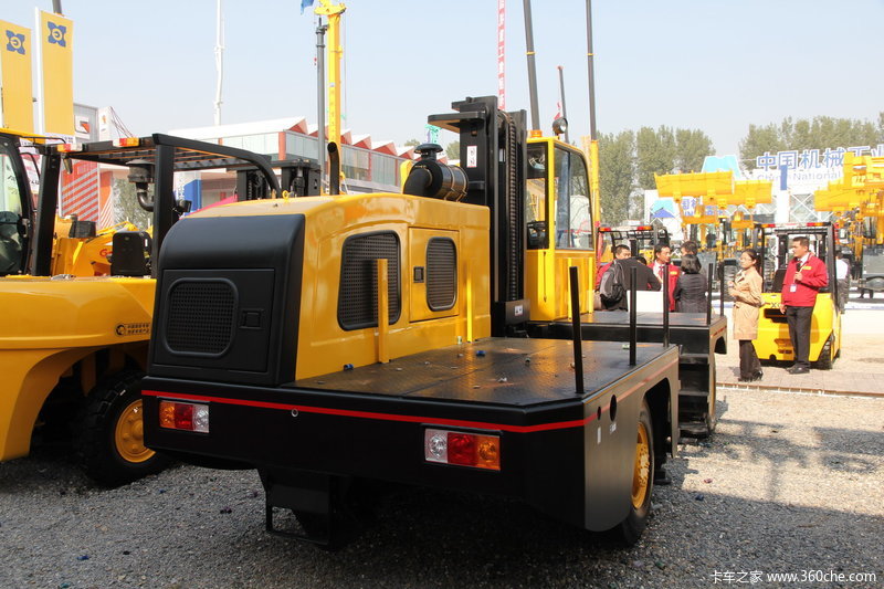 厦工xgma侧面内燃重式叉车