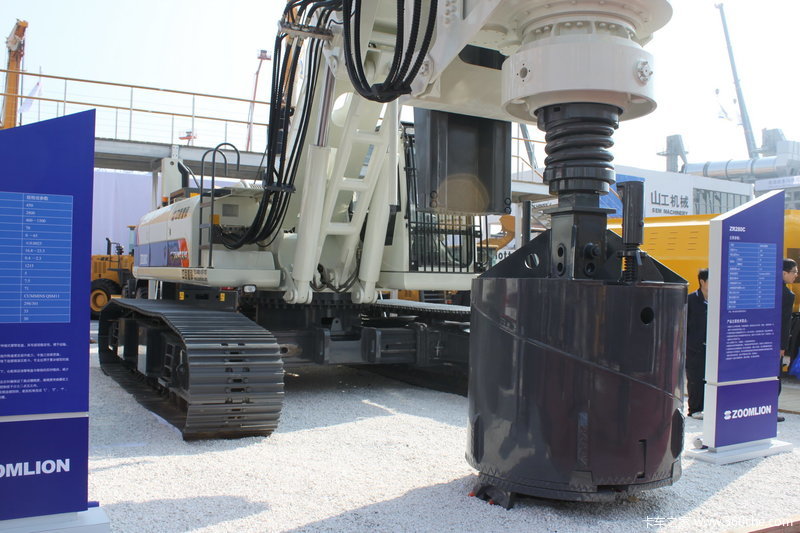 中联重科zoomlion旋转挖机