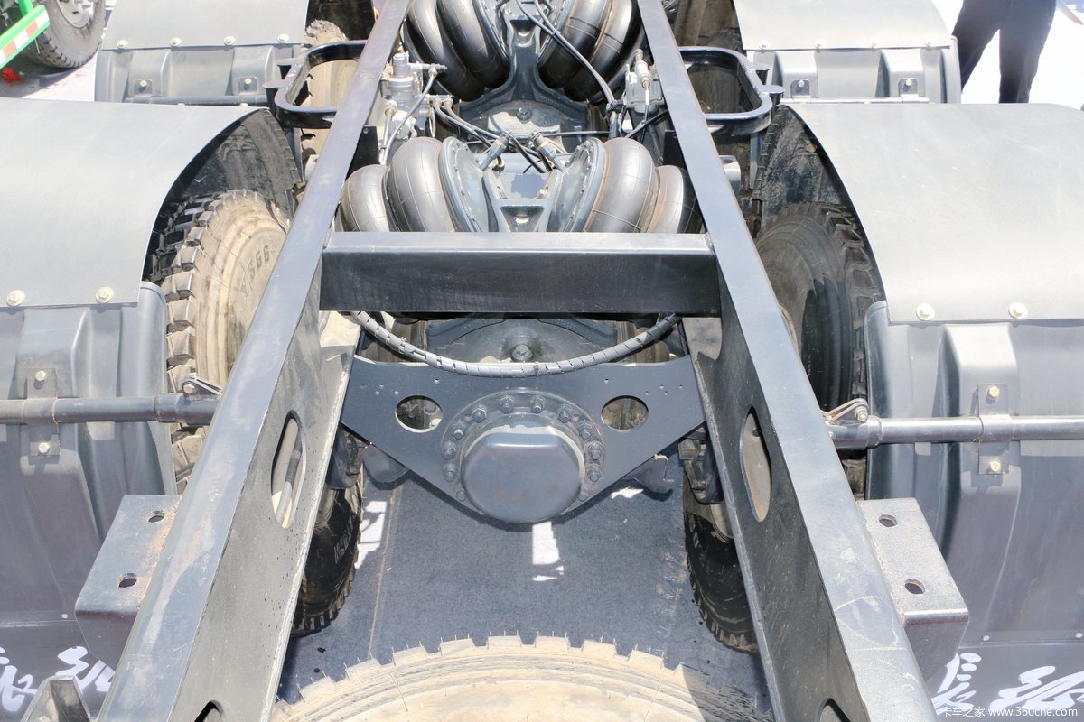 【图】长征汽车 太脱拉 350马力 6x6 越野底盘_卡车之家