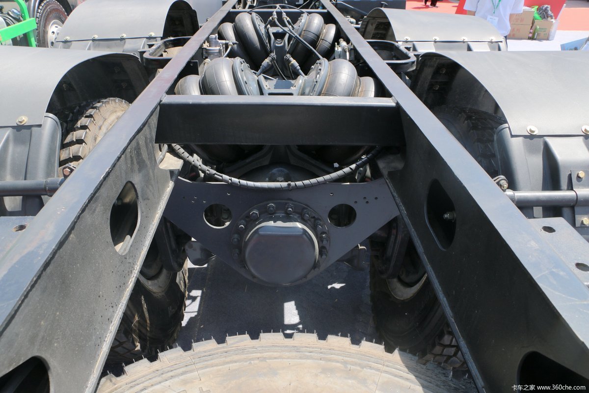 【图】长征汽车 太脱拉 350马力 6x6 越野底盘_卡车之家