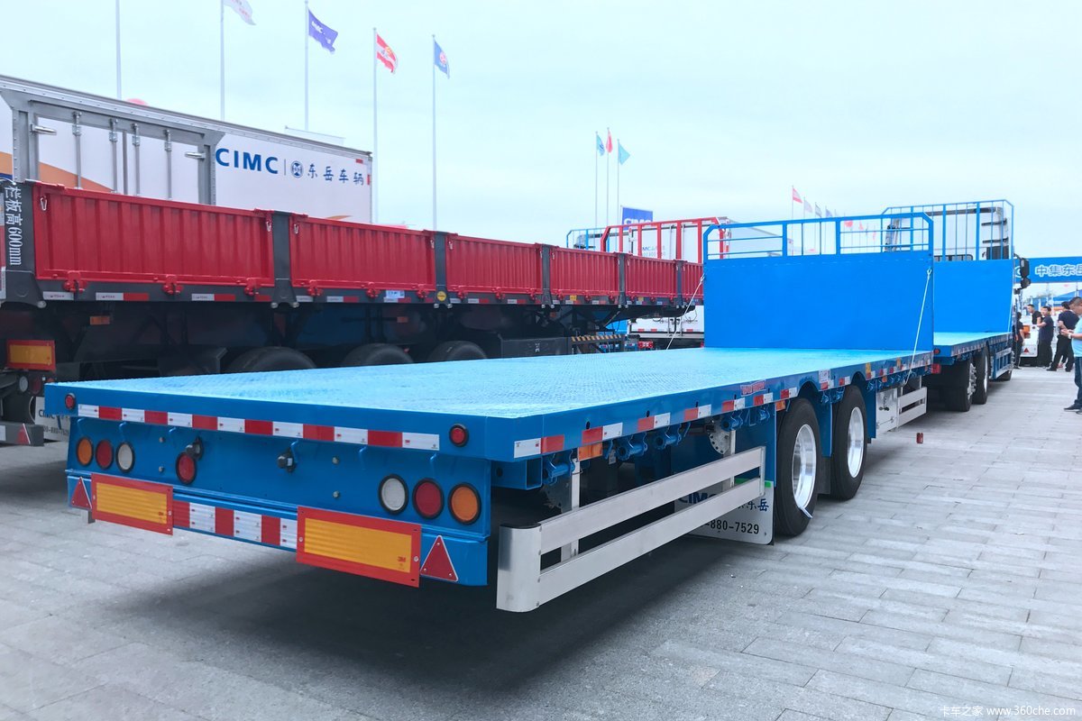 中置轴平板运输车