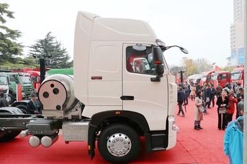 [图]大运重卡重汽 howo t7h 440马力 6x4 lng牵引车(国六)_卡车品牌