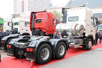 [图]大运重卡重汽 howo t7h 440马力 6x4 lng牵引车(国六)