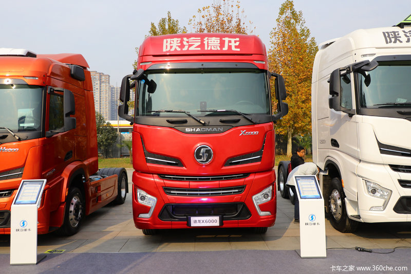 德龙x6000490马力6x4牵引车国六红色