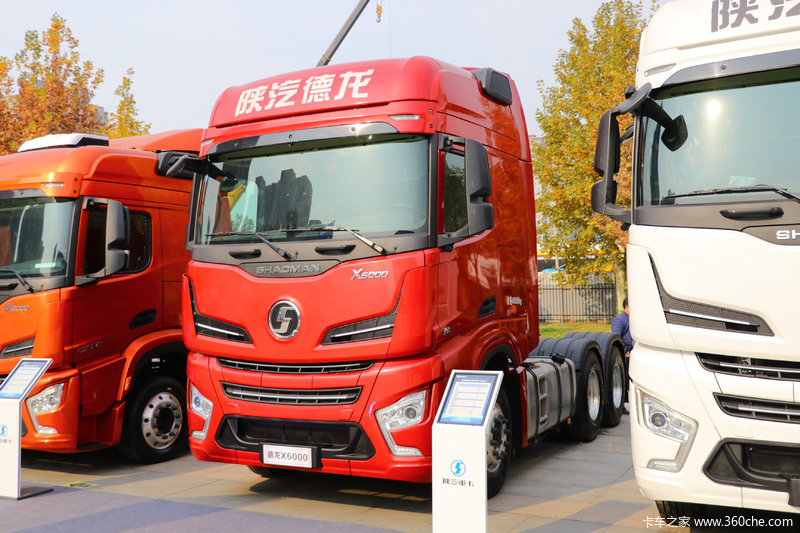 德龙x6000490马力6x4牵引车国六红色