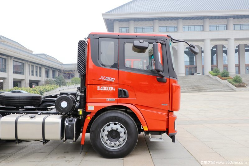 德龙x3000500马力6x4牵引车低顶