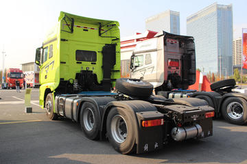 [图]欧铃汽车j7重卡 560马力 6x2 牵引车(国六)_卡车品牌活动图片