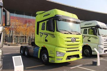 [图]一汽通用j7重卡 560马力 6x2 牵引车(国六)_车展