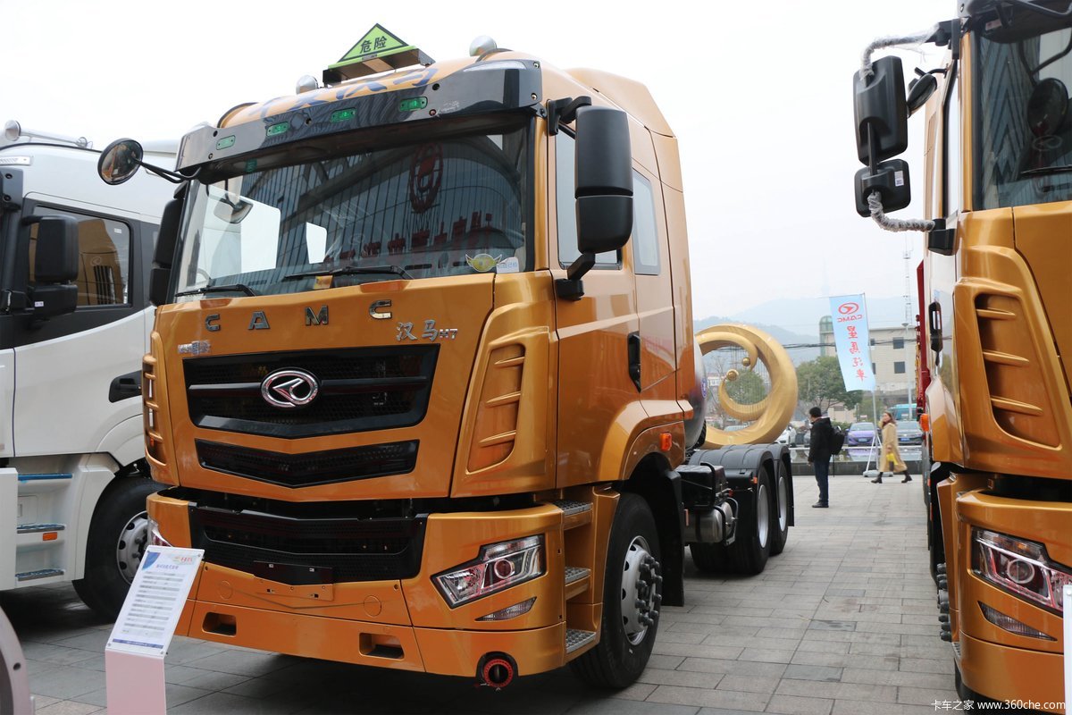 华菱汉马h7重卡430马力6x4lng危险品牵引车国六