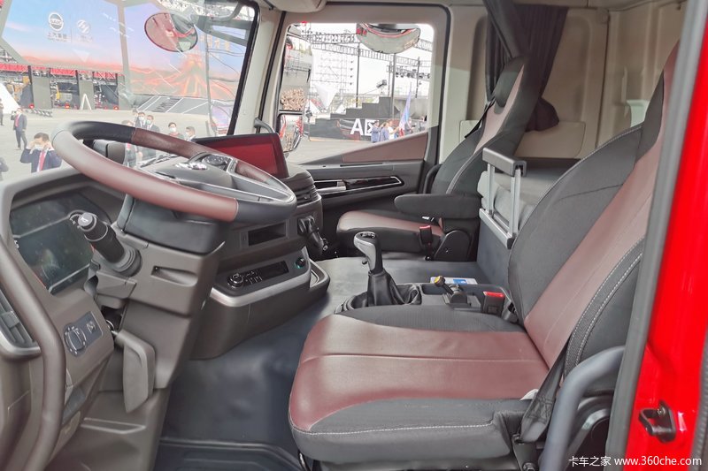 上汽红岩 杰狮h6 350马力 6x4 5.6米自卸车(国六)