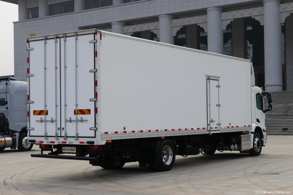 德龙m6000 336马力 4x2 中置轴列车