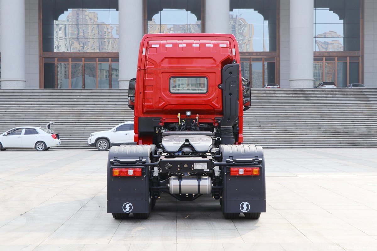 德龙x5000460马力6x4牵引车国六