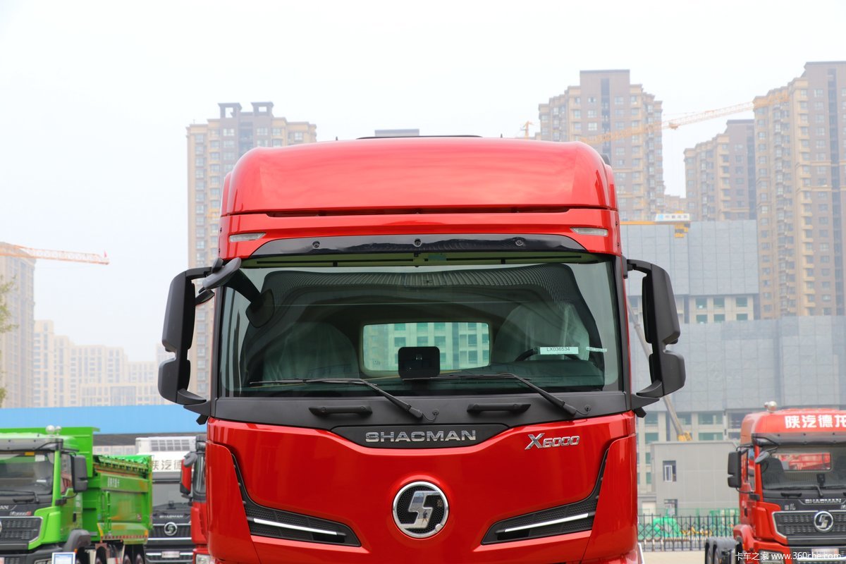德龙x6000 600马力 6x4 amt自动挡牵引车(国六)