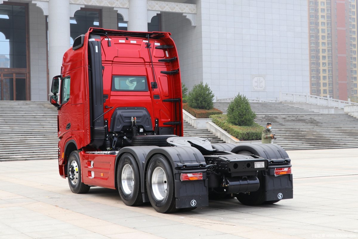 德龙x6000600马力6x4amt自动挡牵引车国六