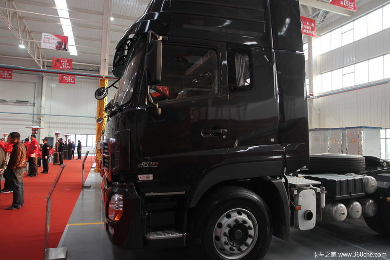 东风新天龙d901牵引车