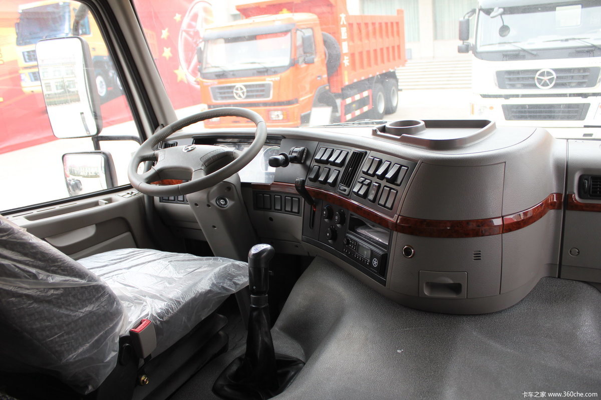 大运重卡dyx12牵引车