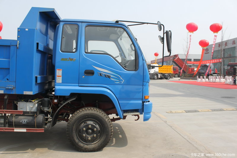 重汽王牌神风4x2自卸车