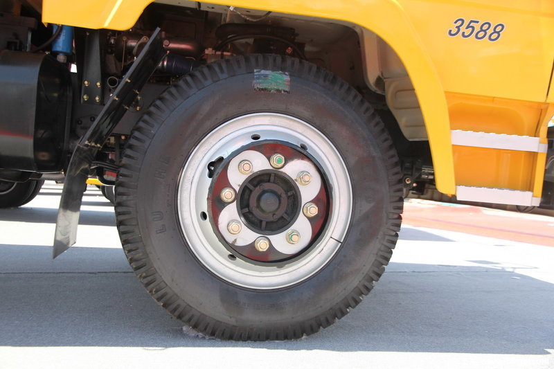 金杯3588核动力自卸车