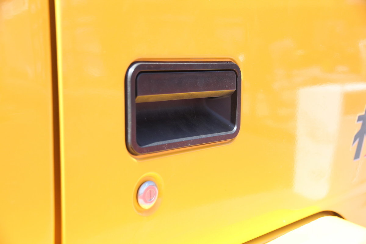 金杯3588核动力自卸车