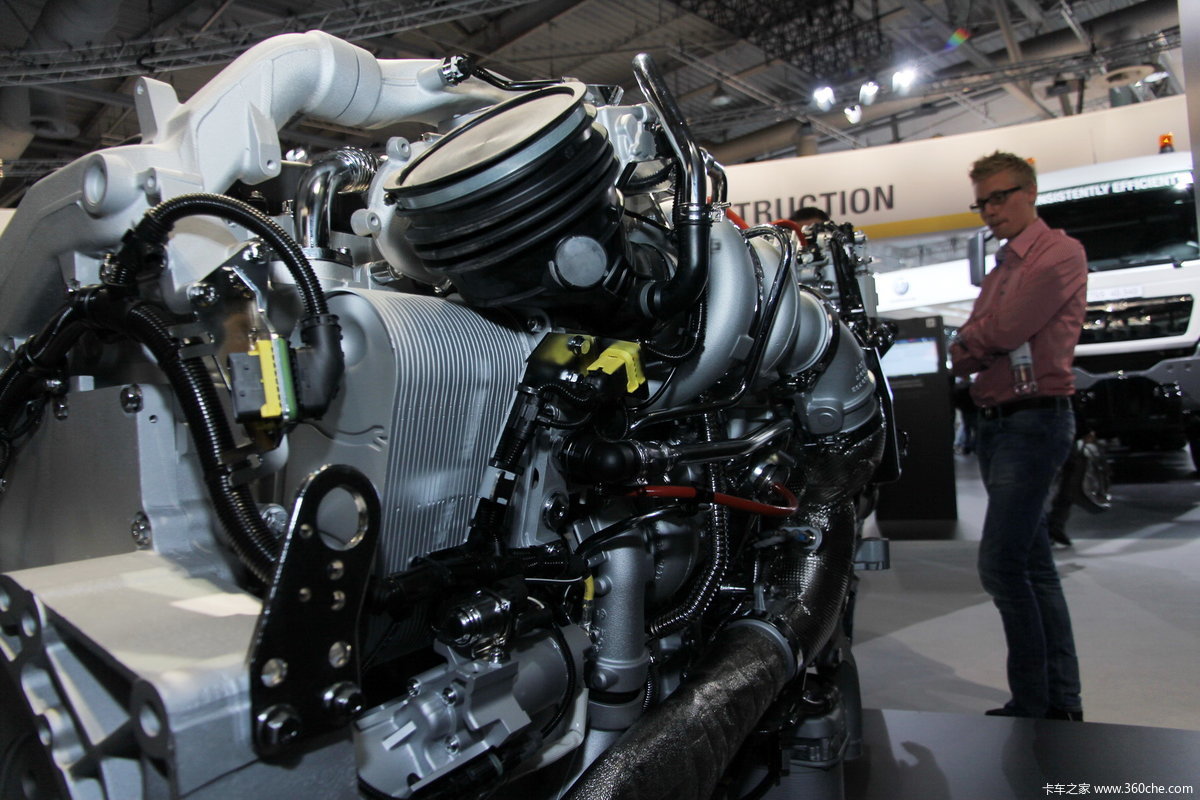 > 2012iaa德国汉诺威国际商用车展 > 曼/man展台 > 曼d2676lf发动机 2