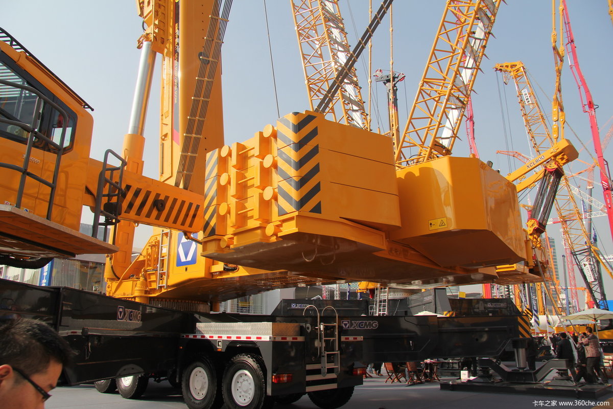 徐工1600吨全地面起重机