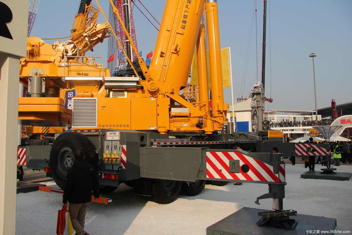 利勃海尔ltm1500起重机