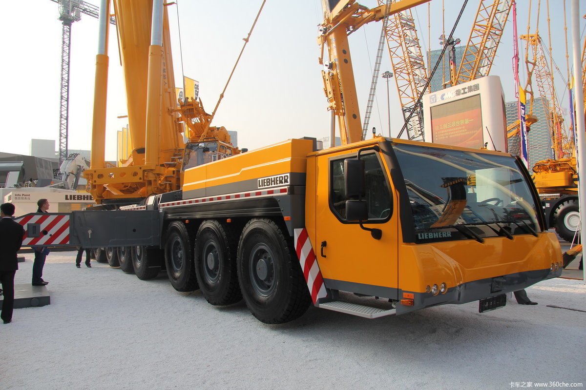 利勃海尔ltm1500起重机