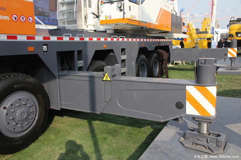 中联重科qy220v汽车起重机