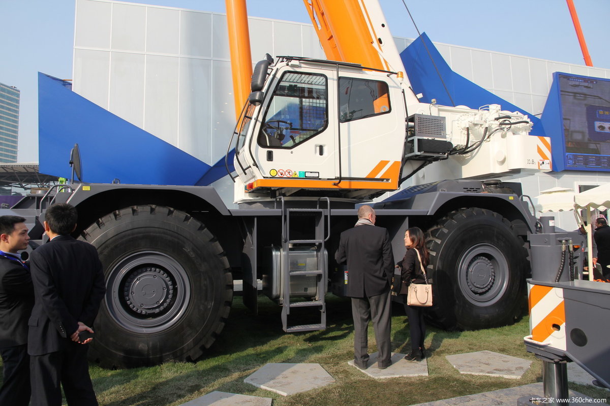 中联重科rt100越野轮胎起重机