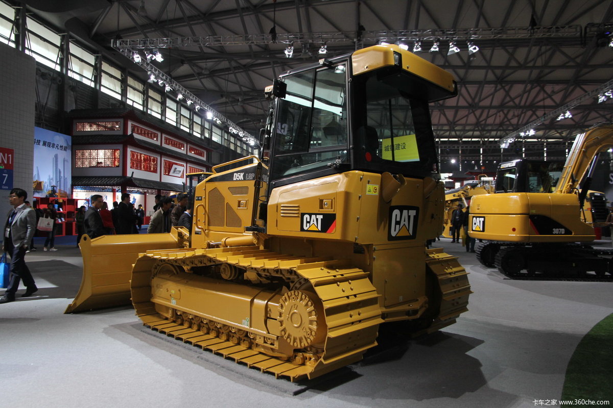 卡特彼勒推土机