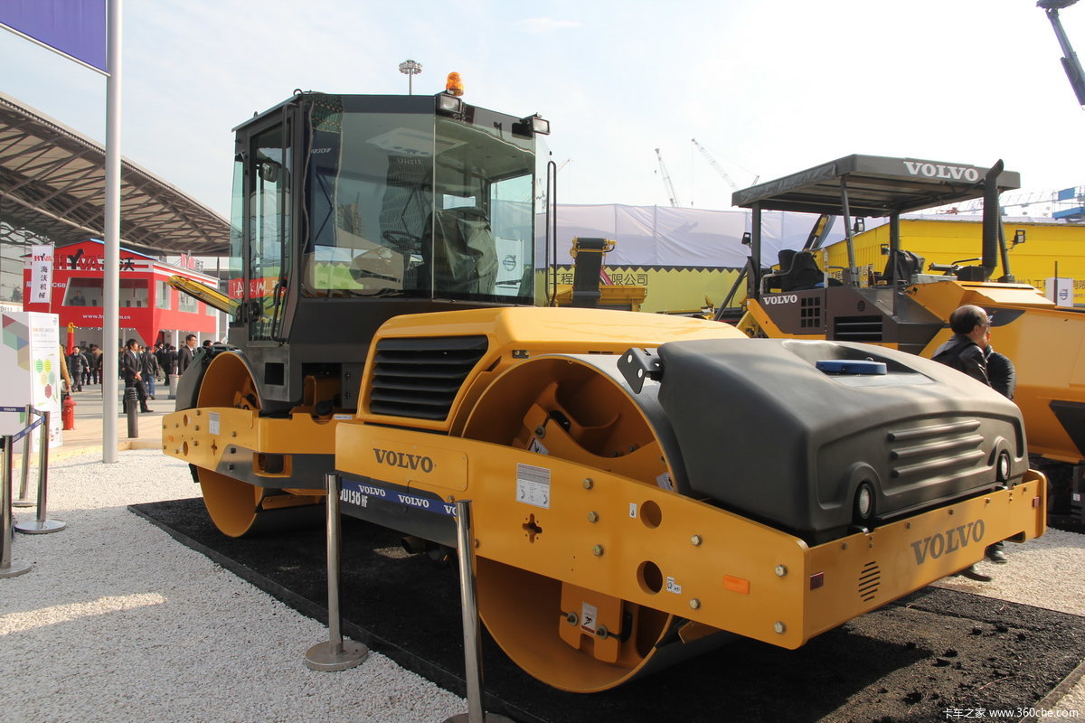 沃尔沃 压路机