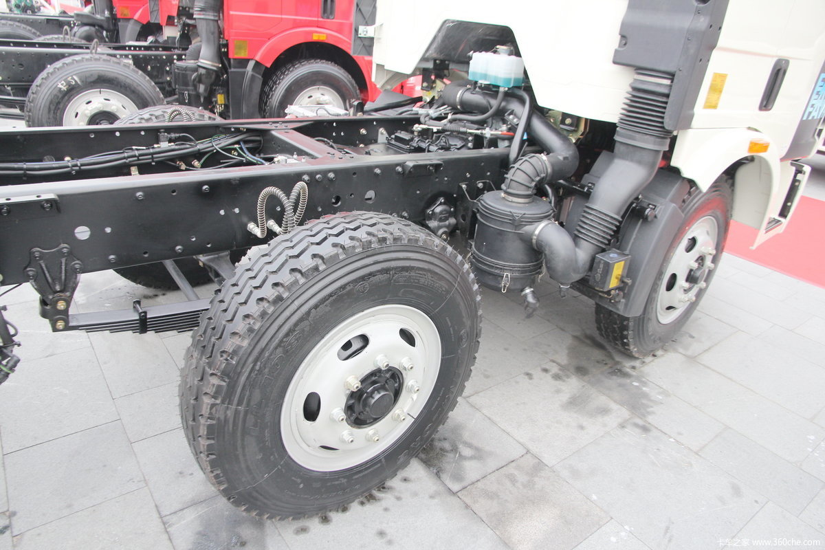 解放j6l 6x2载货车底盘(国iv)