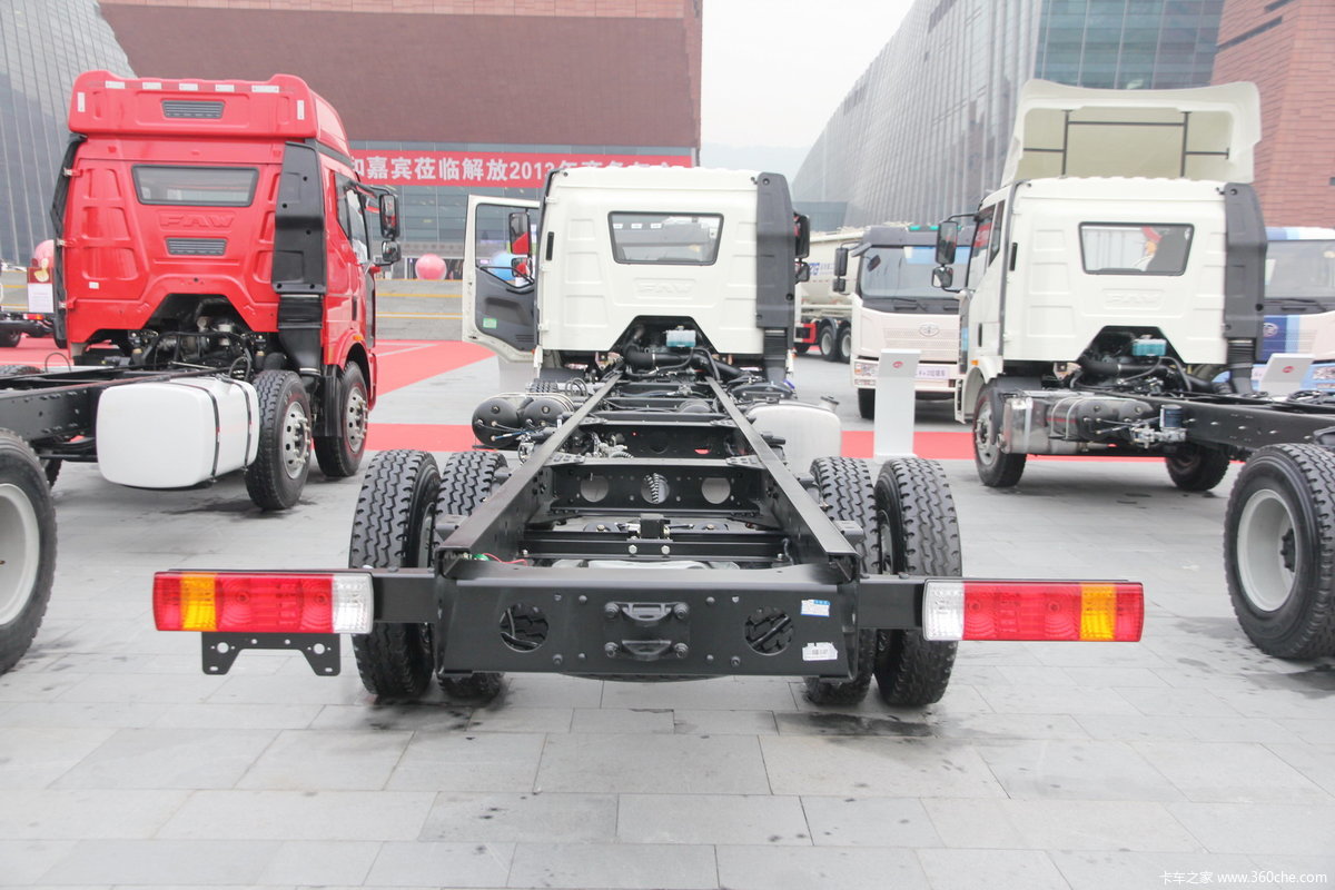 解放j6l 6x2载货车底盘(国iv)