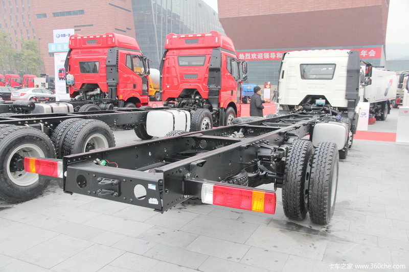 解放j6l6x2载货车底盘国iv