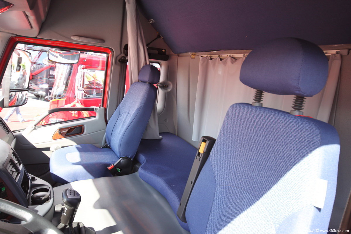 解放j5p天然气牵引车