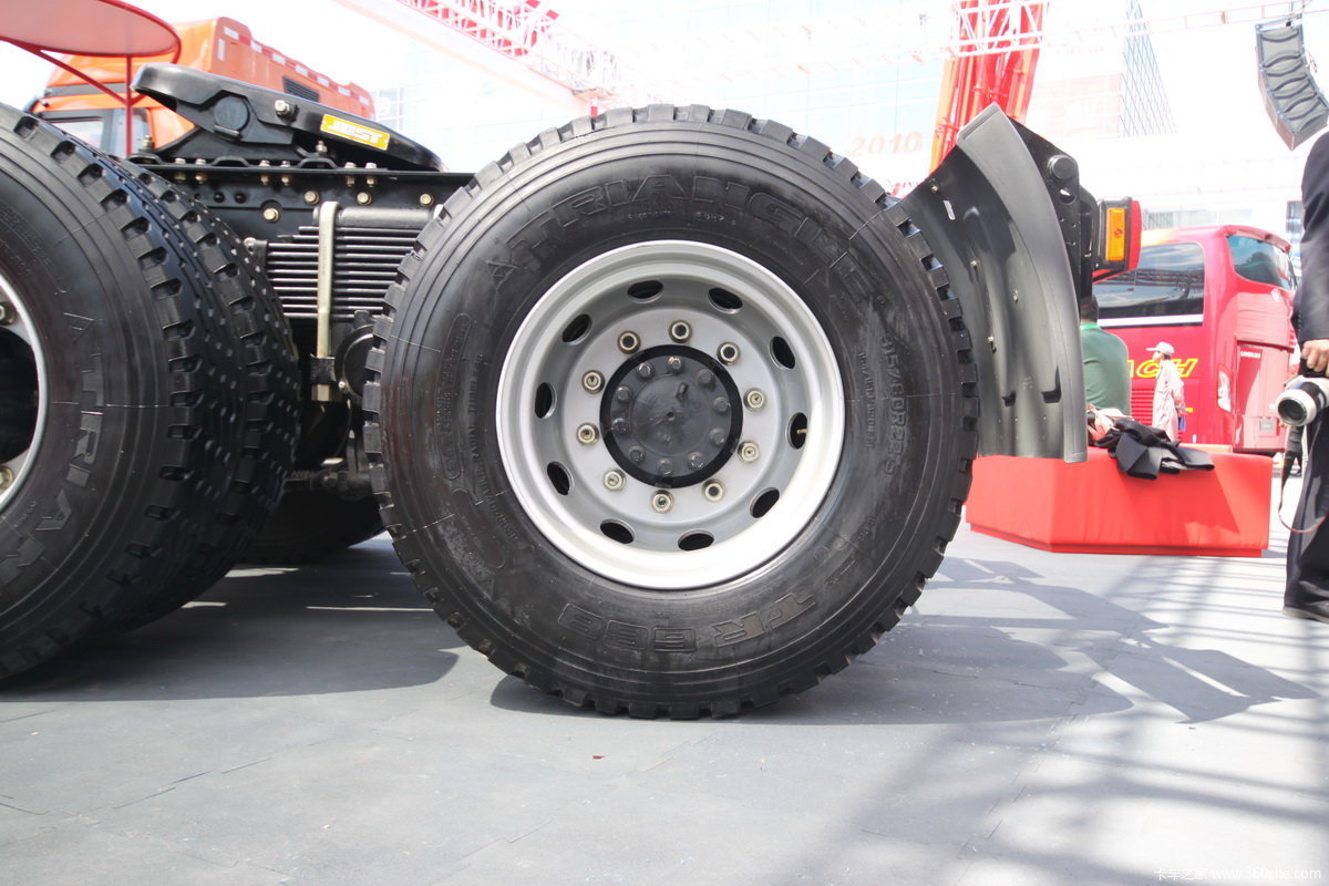 解放j6 6x4 平地板牵引车