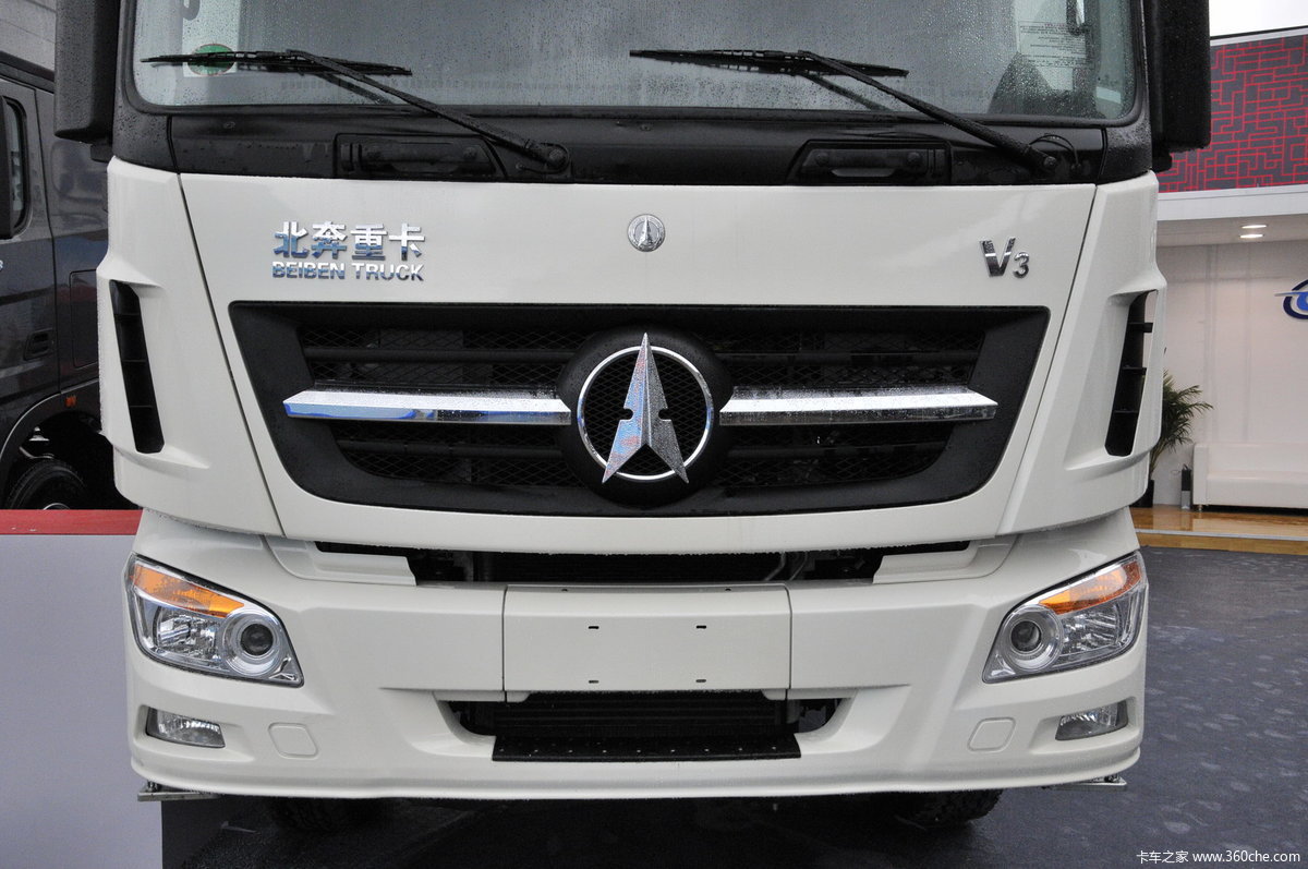 北奔v3重卡2538lng牵引车