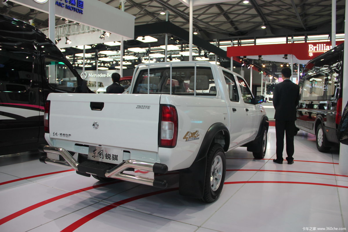 东风锐骐四驱皮卡