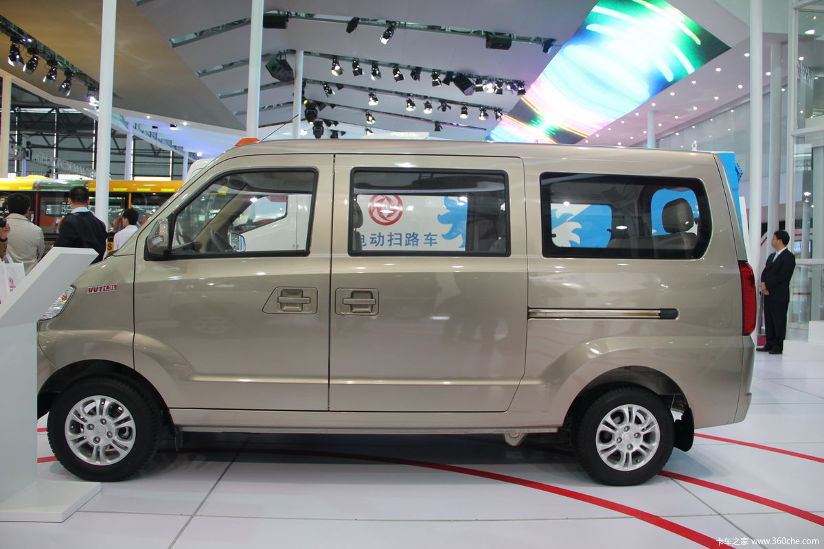 东风俊风cv03沙漠金色微面