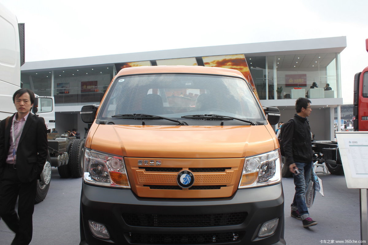 重汽王牌半长头单排轻卡