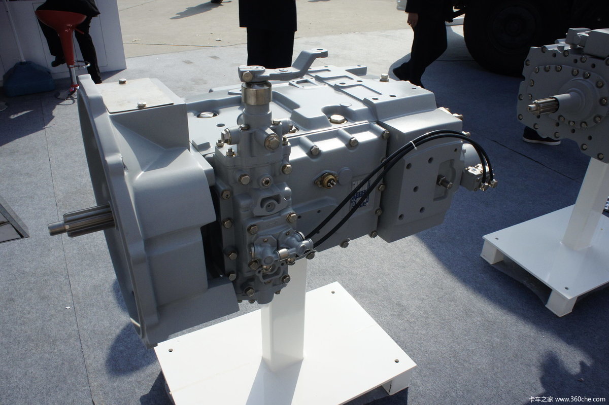 采埃孚北奔9档变速箱