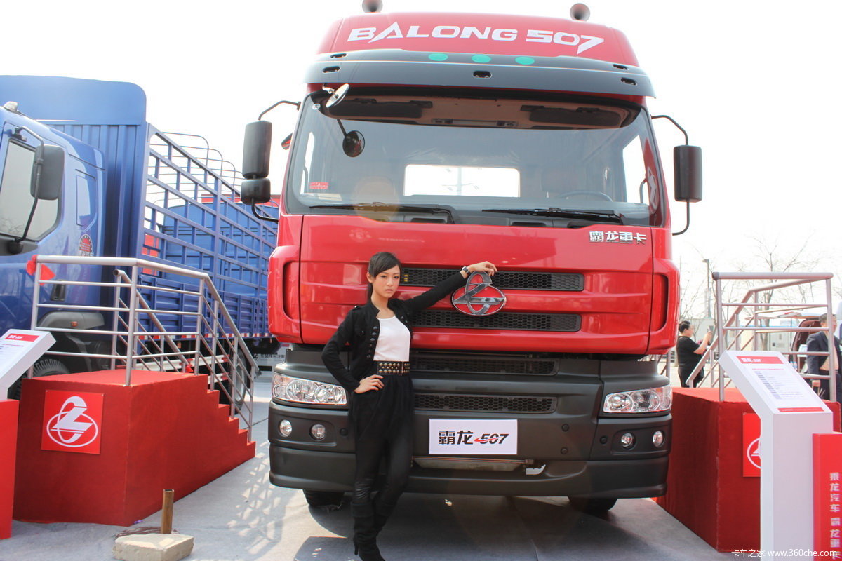 东风柳汽霸龙5076x4牵引车