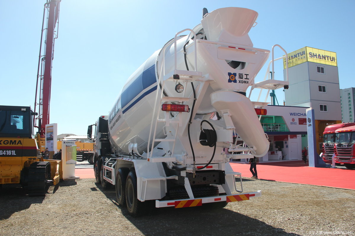 厦工 混凝土搅拌运输车