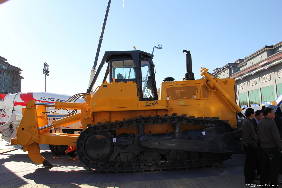 中国兵工md42履带式推土机
