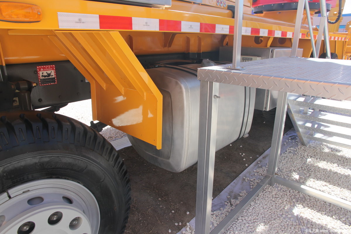 三一tb110伸缩式皮带输送车