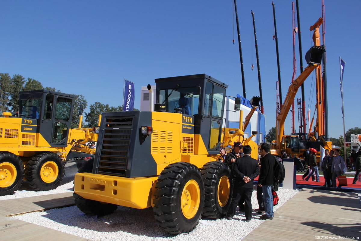 国机重工717h平地机